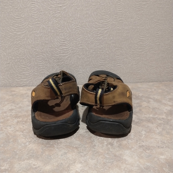 Keen Brown and Black Men\'s Size 8 Sandals main image 7